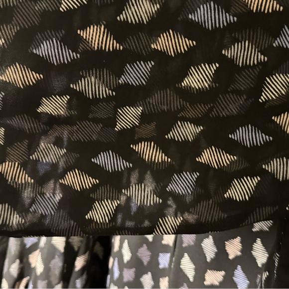 Anne Klein Elegant Black Top - Picture 5 of 7